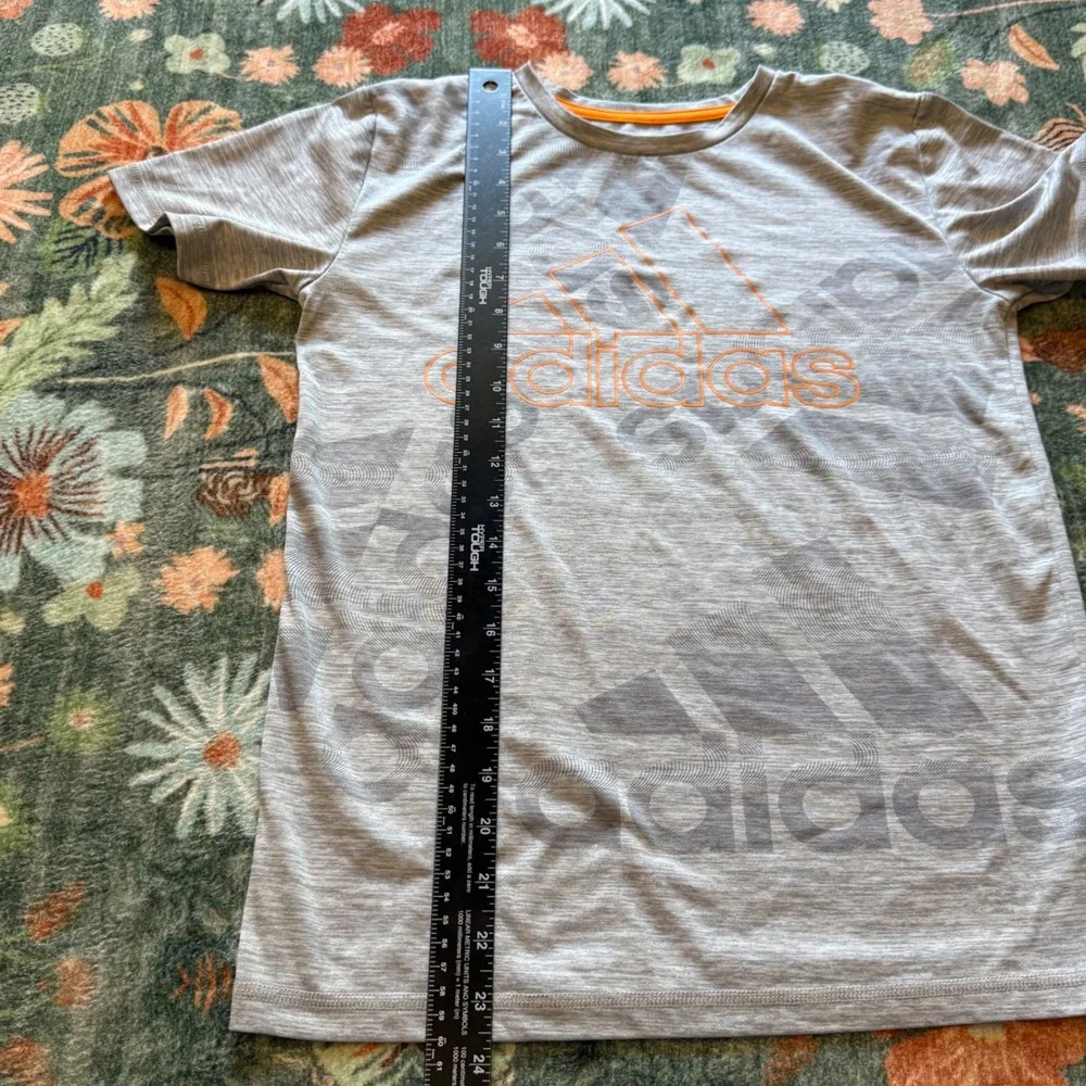 Adidas Boys Graphic T-Shirt Lot of 2 White and Grey‎ M 10/12 L 14/16